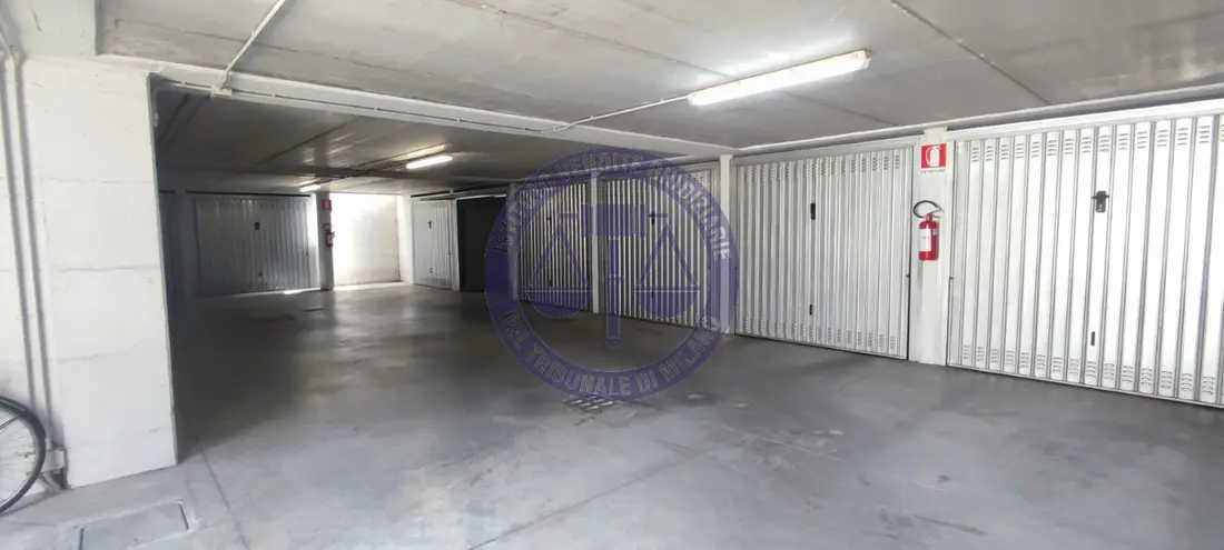 Garage O Autorimessa · Seregno