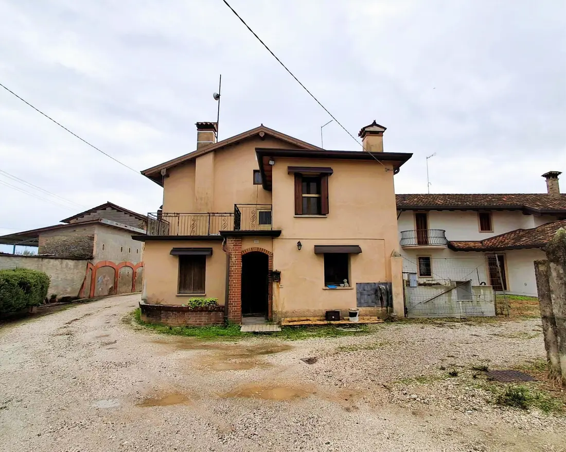 Fabbricato · Varmo