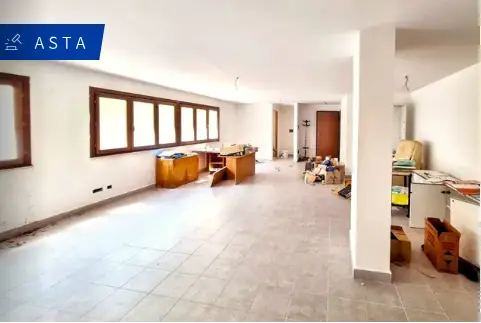Magazzini E Locali Di Deposito · Carini