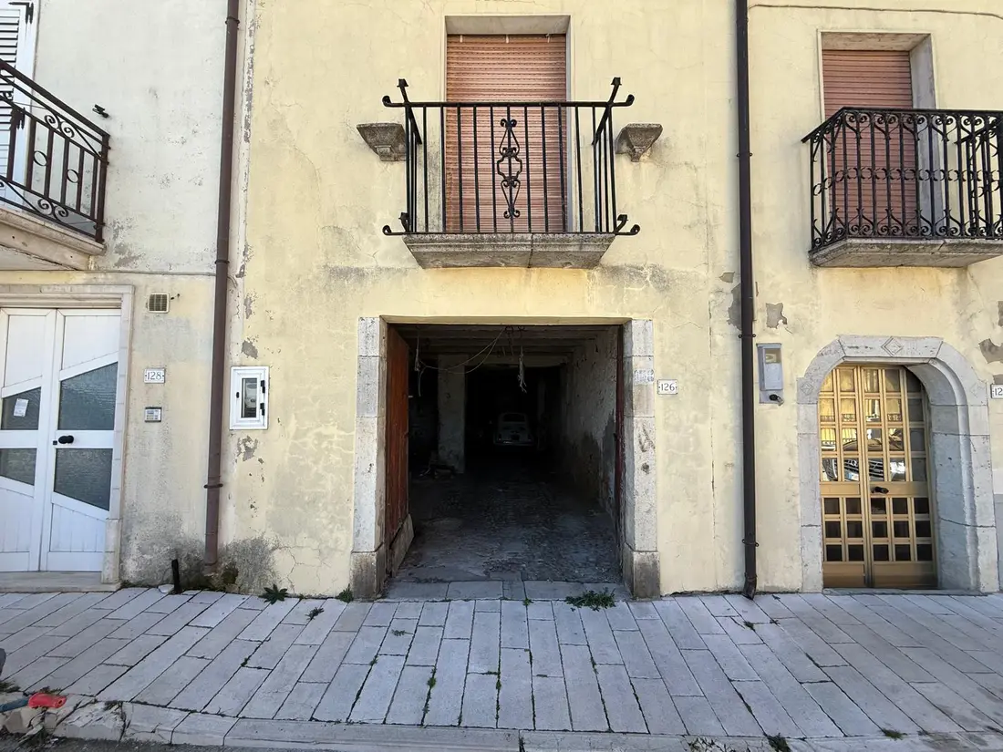 Abitazione Di Tipo Popolare · Vallata