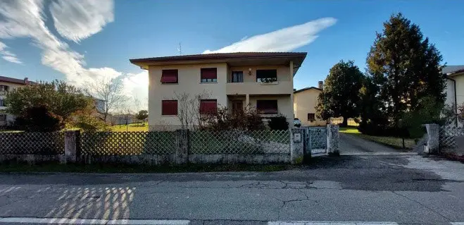 Abitazione Di Tipo Civile · Fiume Veneto