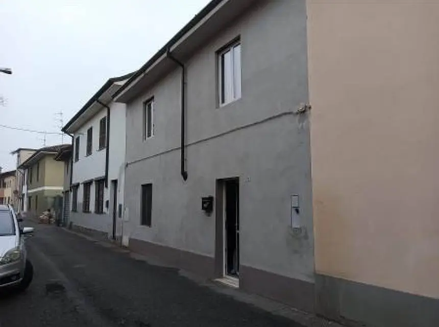 Abitazione Di Tipo Popolare · Corno Giovine