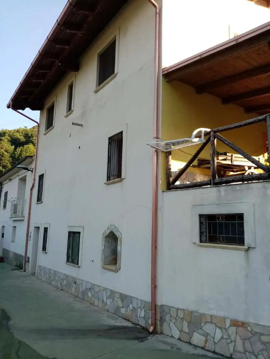 Abitazione Di Tipo Economico · Rogliano