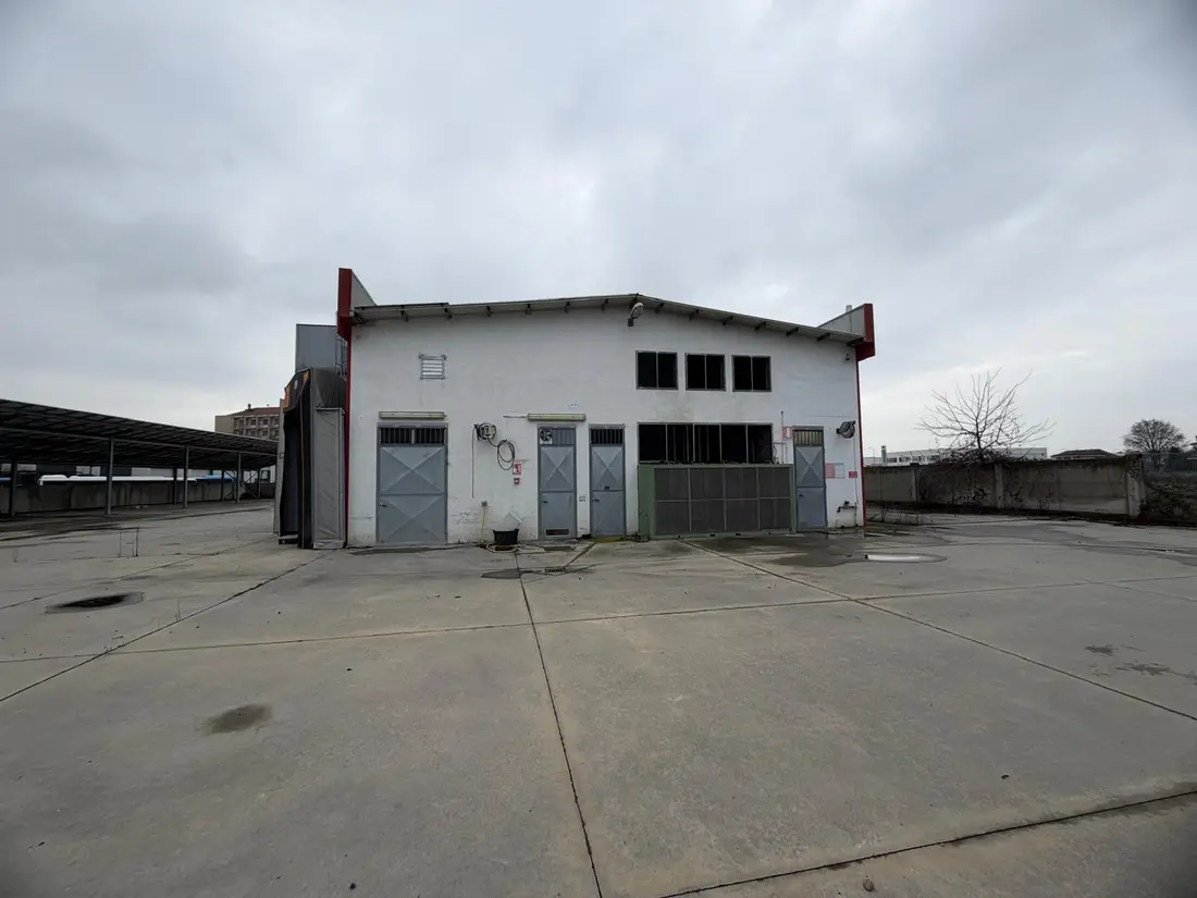 Fabbricati Costruiti Per Esigenze Commerciali · Villafranca Piemonte