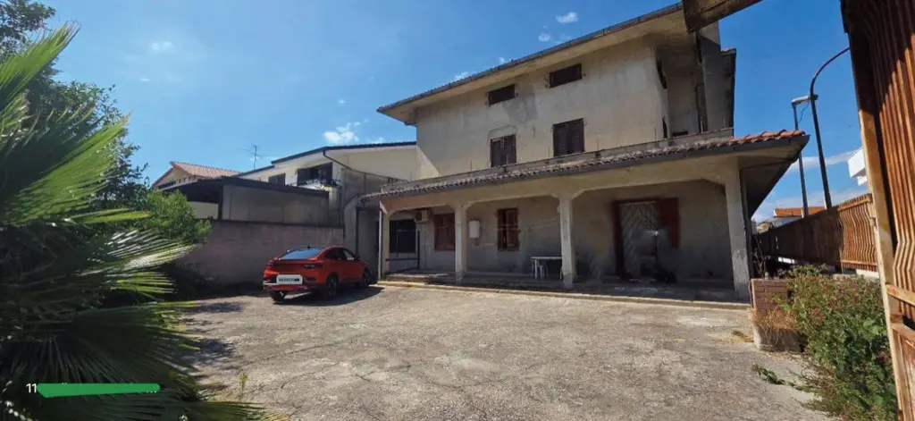Abitazione Di Tipo Civile · Casapesenna