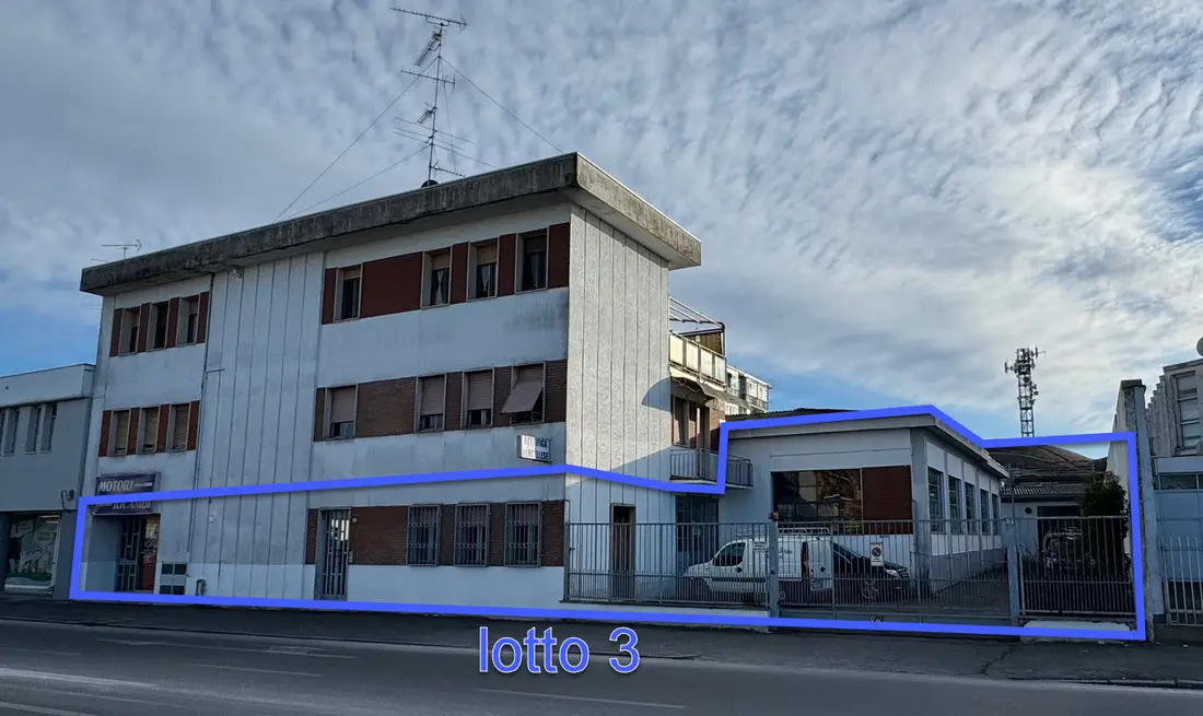 Fabbricati Costruiti Per Esigenze Industriali · Vercelli