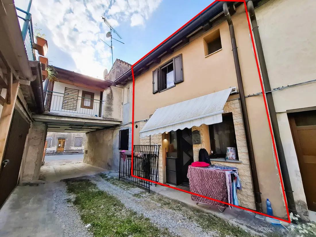 Abitazioni E Alloggi Tipici Dei Luoghi · Campolongo Tapogliano