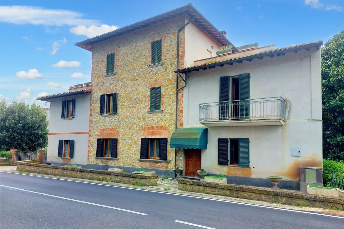 Fabbricati Costruiti Per Esigenze Industriali · Castiglione del Lago