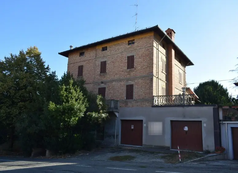 Fabbricato · Castelvetro di Modena