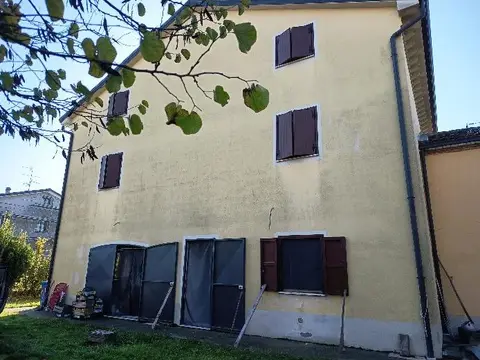 Abitazione In Villini all'asta a Mirandola (MO)