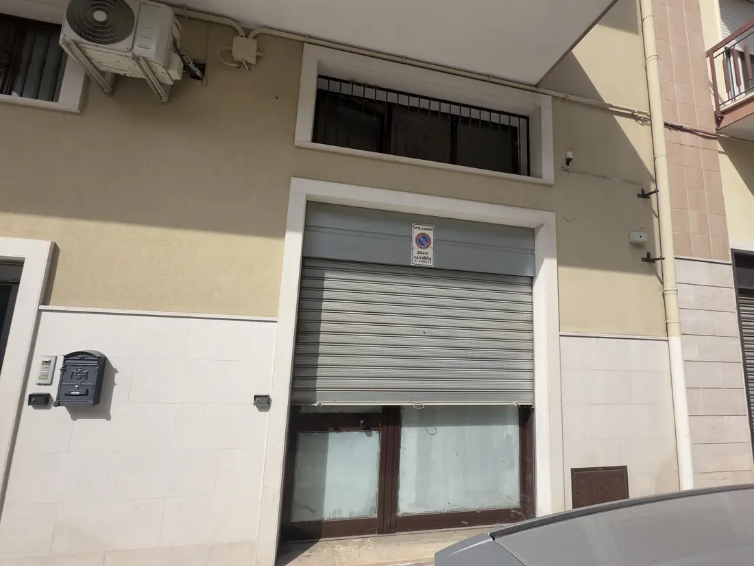 Posto Auto · Andria