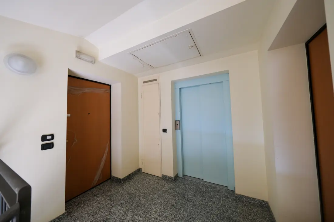 Magazzini E Locali Di Deposito · Treviglio