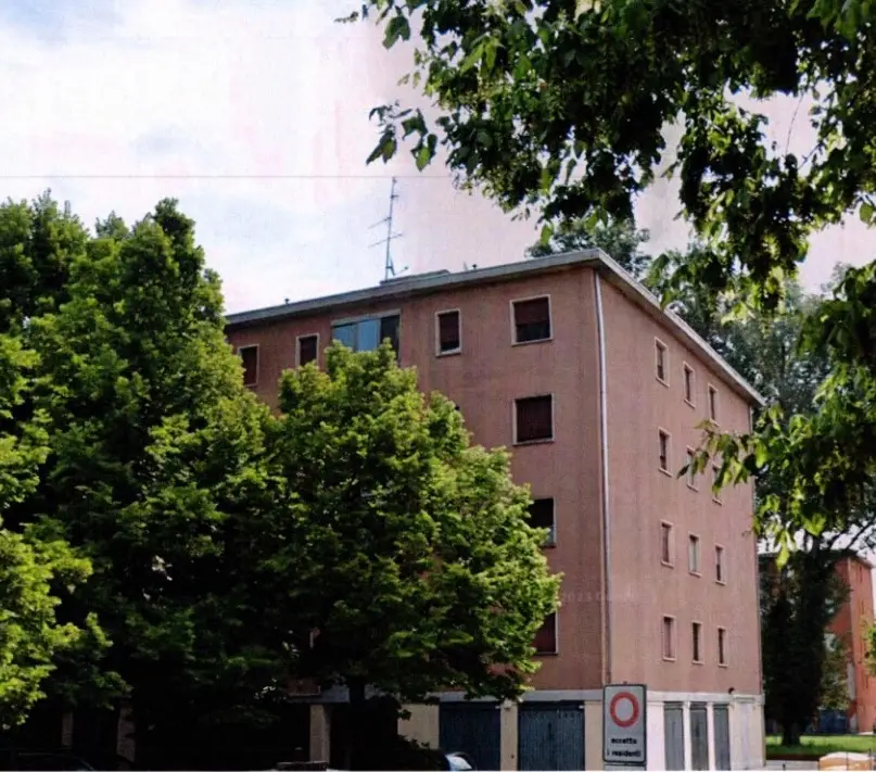 Garage O Autorimessa · Soliera