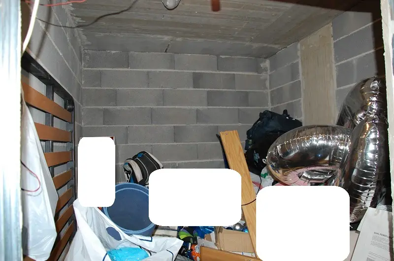Magazzini E Locali Di Deposito · Deruta