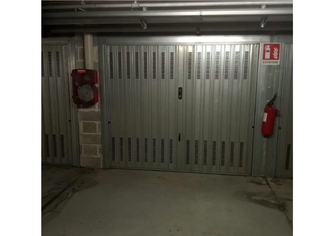 Garage O Autorimessa · Genova