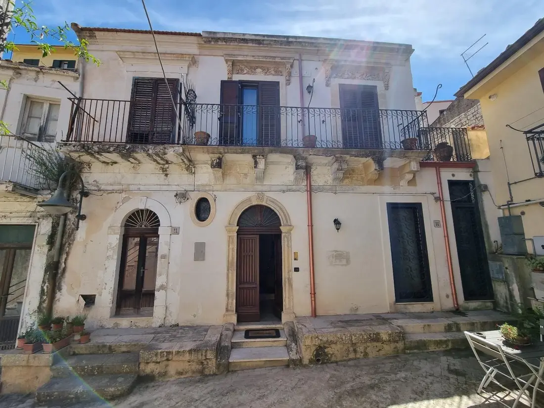 Abitazione Di Tipo Civile · Modica