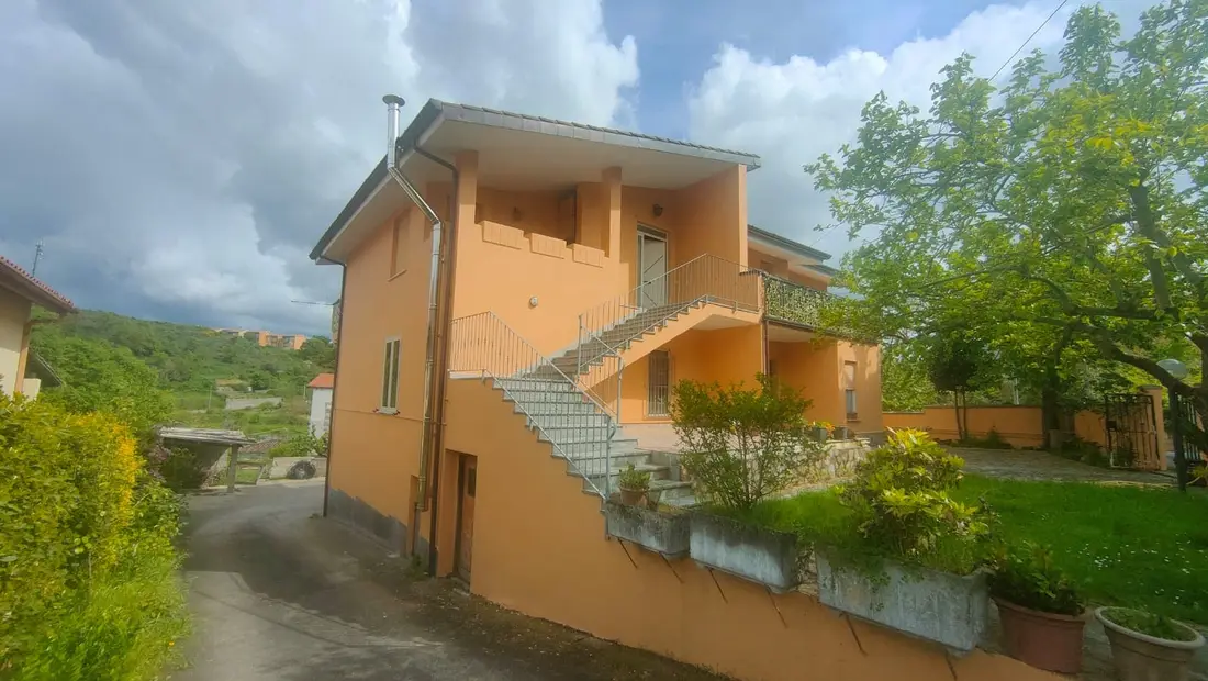 Abitazione Di Tipo Civile · Nuoro
