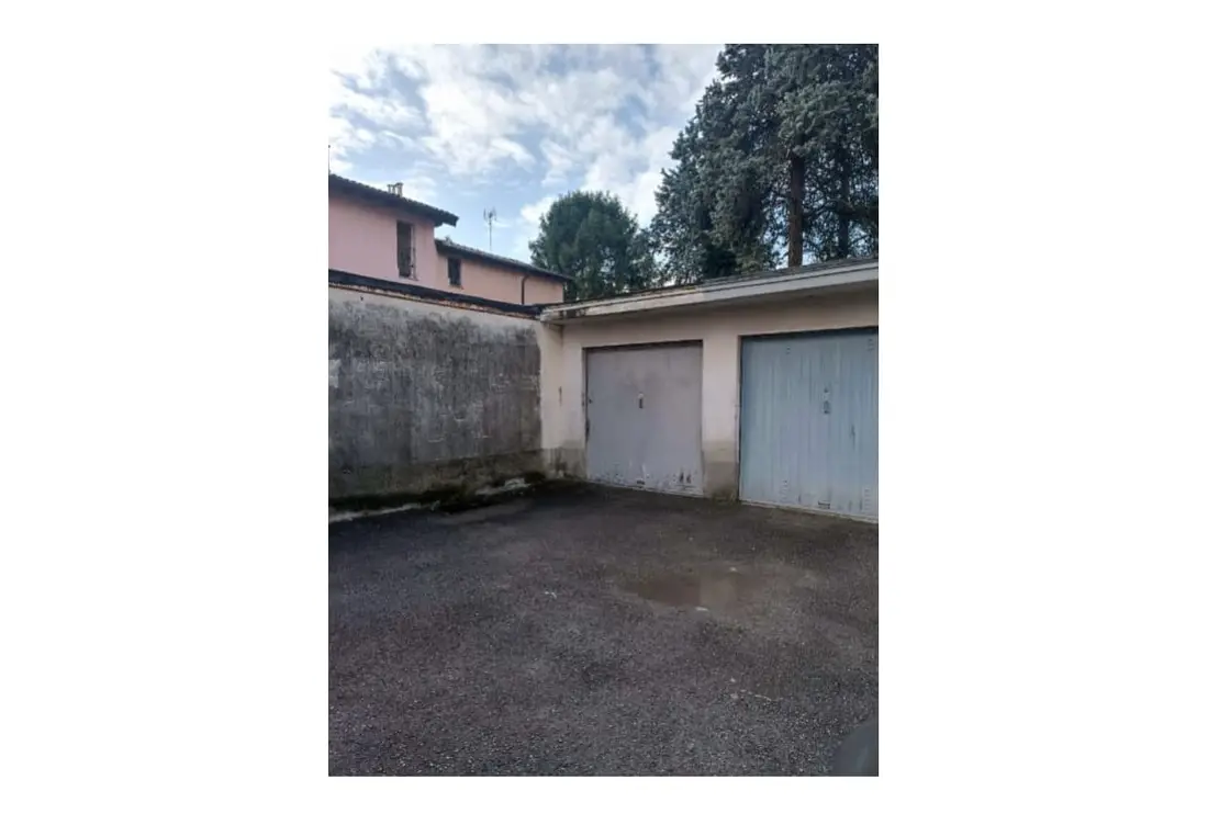 Garage O Autorimessa · Lecco