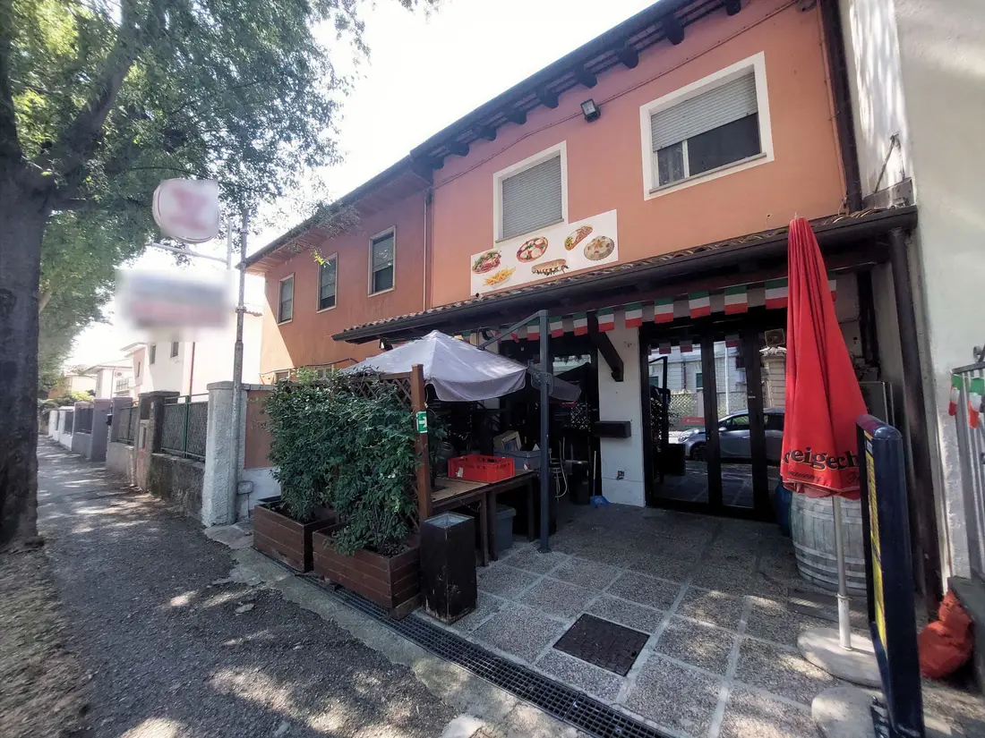Fabbricati Costruiti Per Esigenze Commerciali · Udine