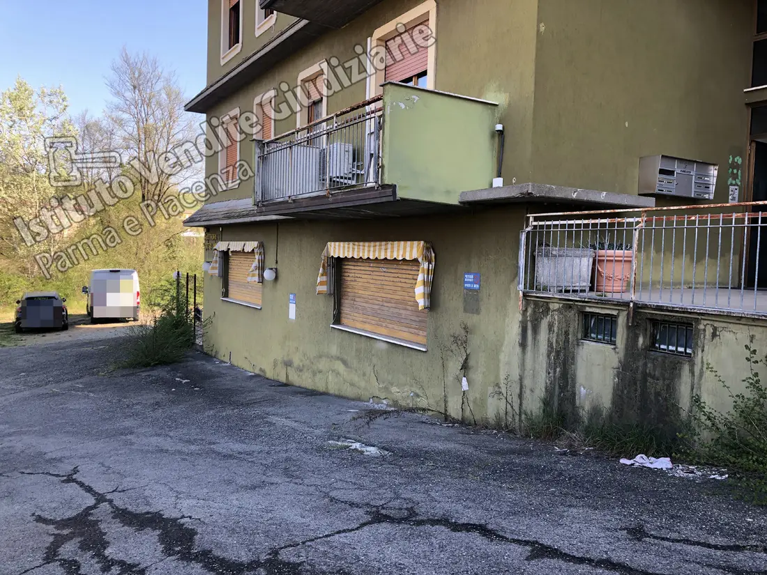 Fabbricati Costruiti Per Esigenze Commerciali · Salsomaggiore Terme