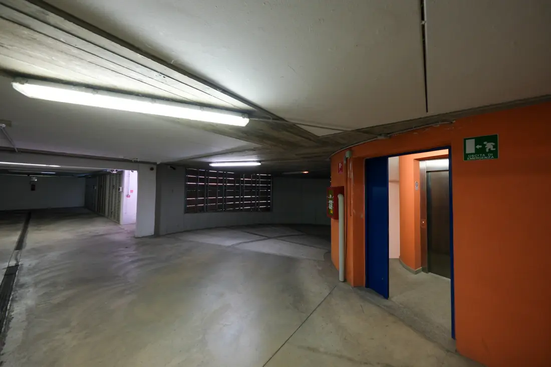 Garage O Autorimessa · Milano