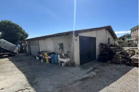 Magazzini E Locali Di Deposito · Farra di Soligo