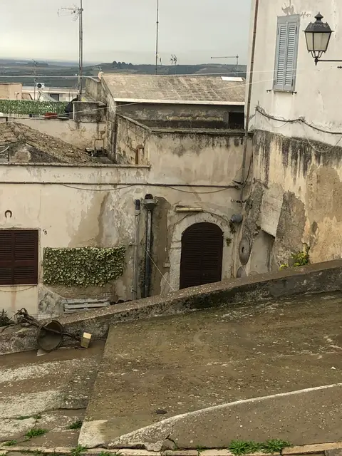 Abitazione Di Tipo Popolare all'asta a Canosa di Puglia (BT)