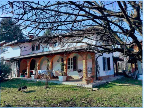 Abitazione In Villini all'asta a Figino Serenza (CO)