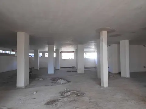 Fabbricati Costruiti Per Esigenze Commerciali all'asta a Campagna (SA)