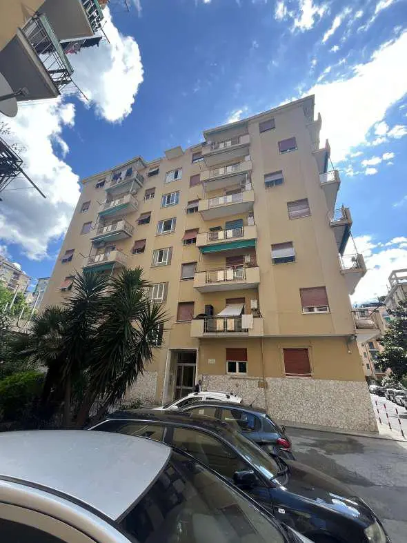 Abitazione Di Tipo Economico · Genova