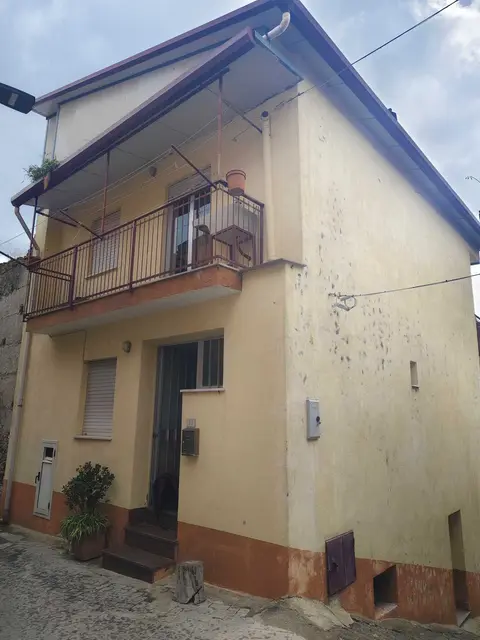 Abitazione Di Tipo Popolare all'asta a Limina (ME)