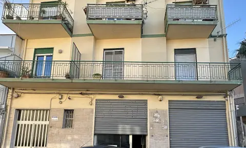 Laboratori Per Arti E Mestieri all'asta a Messina (ME)