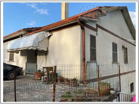 Fabbricato all'asta a Castro dei Volsci (FR)