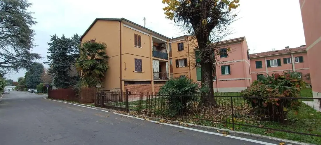 Garage O Autorimessa · Verano Brianza