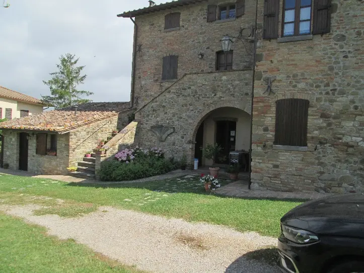 Fabbricato Rurale · Montone