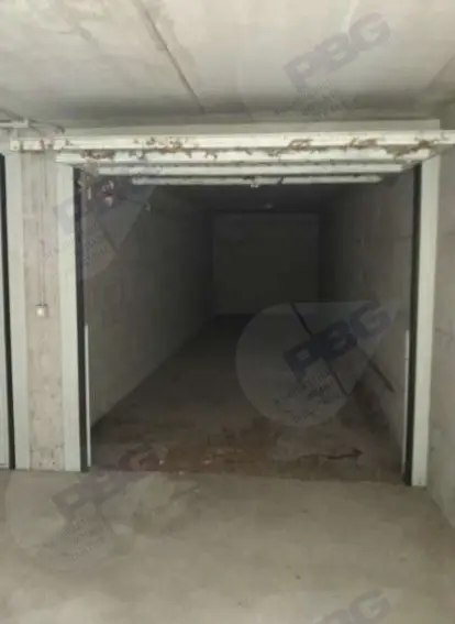 Garage O Autorimessa · Vigevano