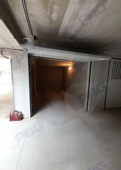 Garage O Autorimessa · Vigevano