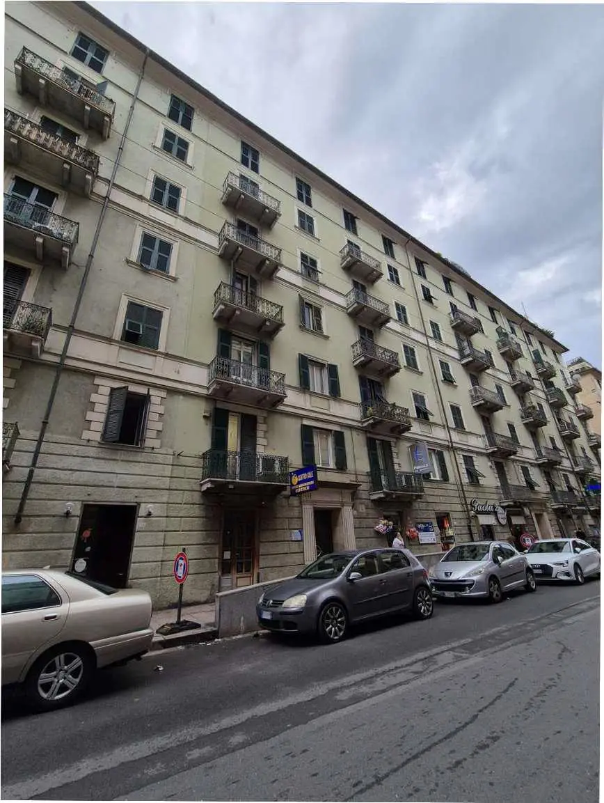 Abitazione Di Tipo Economico · Genova