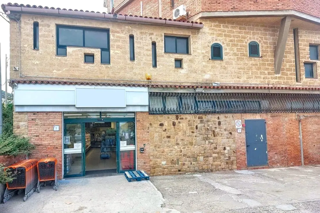 Fabbricati Costruiti Per Esigenze Commerciali · Tusa