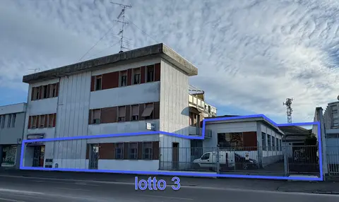 Fabbricati Costruiti Per Esigenze Industriali all'asta a Vercelli (VC)