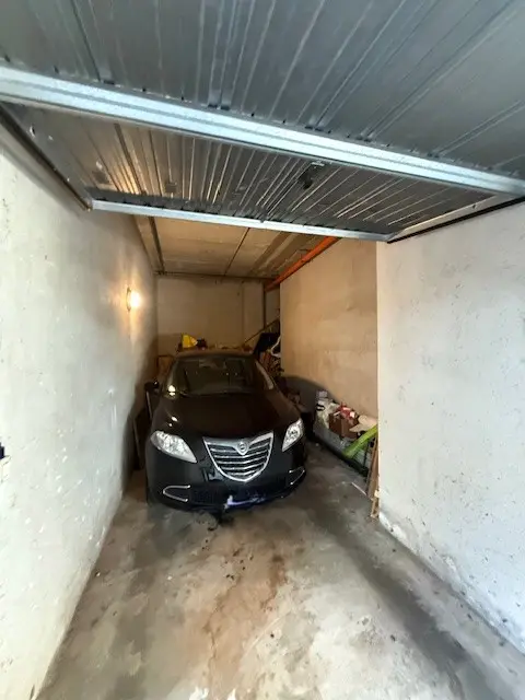 Garage O Autorimessa · Monza