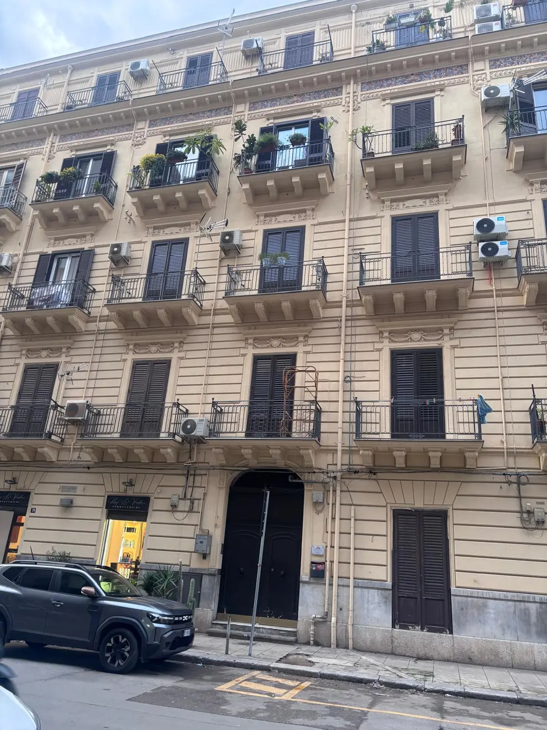 Abitazione Di Tipo Popolare · Palermo
