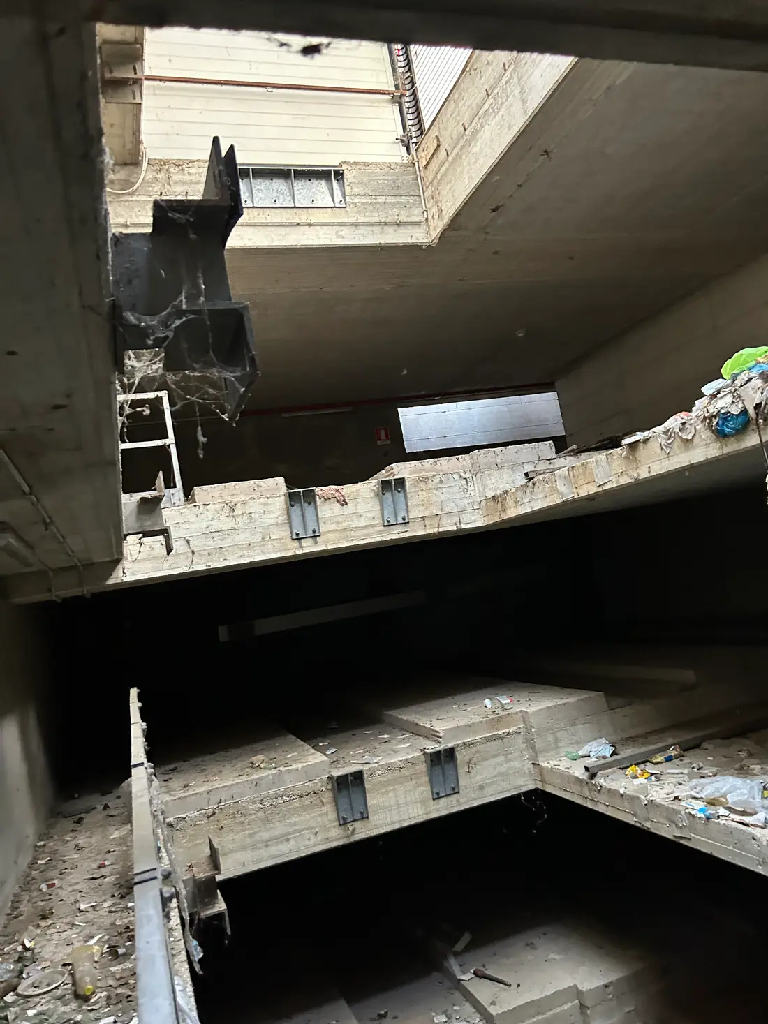 Garage O Autorimessa · Roma