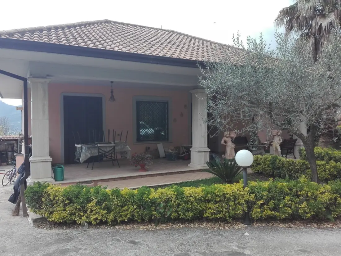 Fabbricato Rurale · Cassino