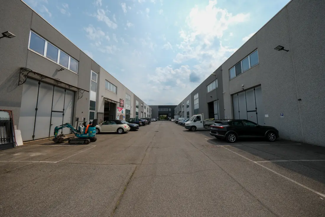 Fabbricati Costruiti Per Esigenze Industriali · Liscate