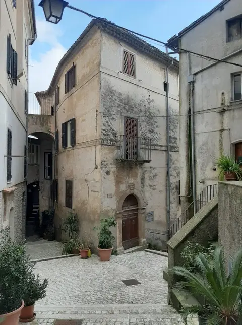 Abitazione Di Tipo Civile all'asta a Bassiano (LT)