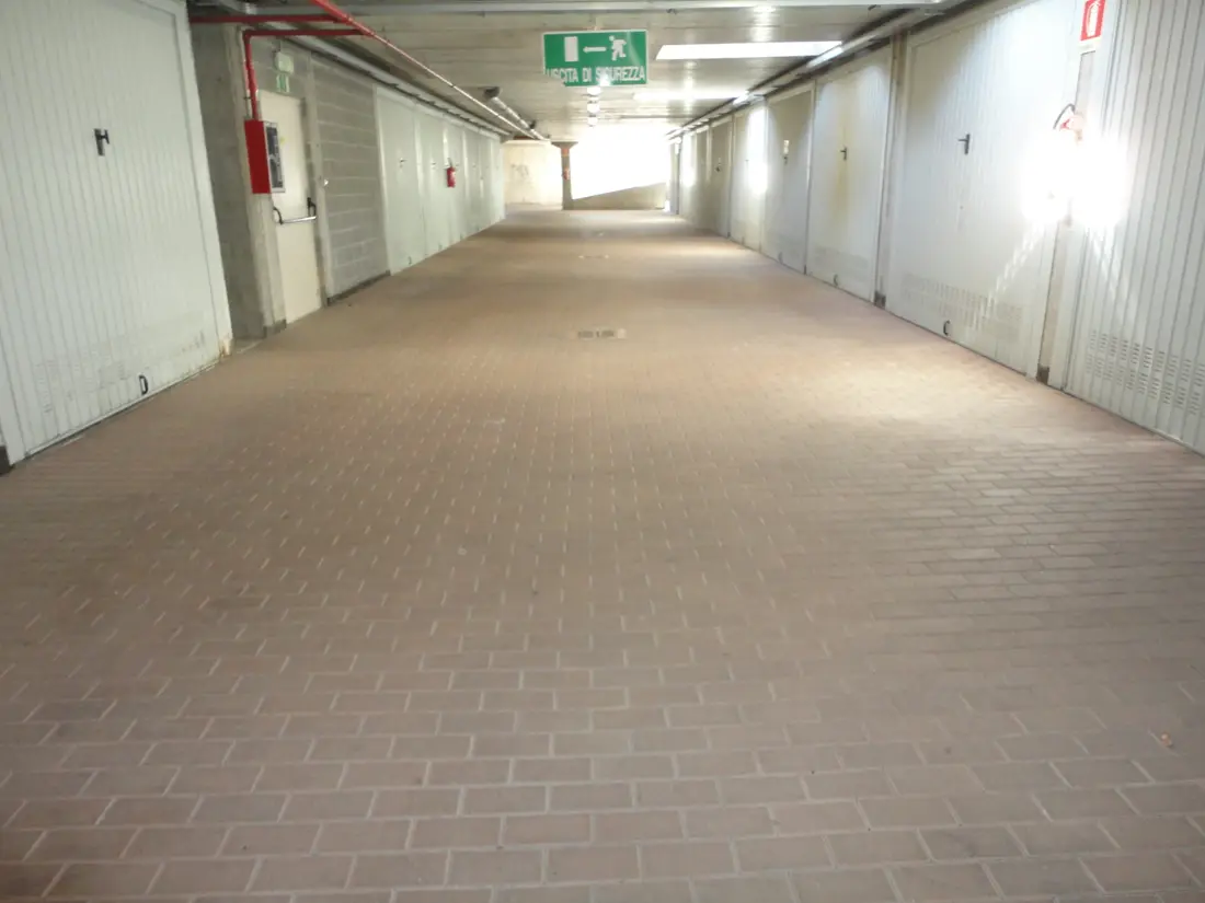 Garage O Autorimessa · Cuneo