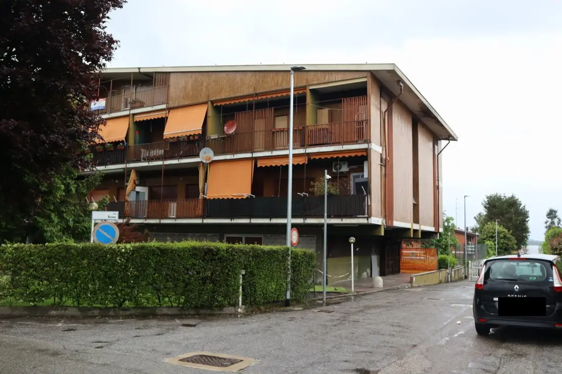 Edifici A Destinazione Particolare · Castelletto sopra Ticino