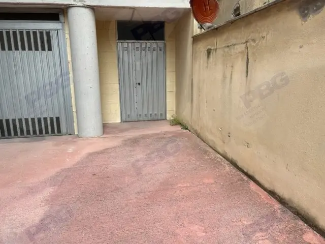 Magazzini E Locali Di Deposito · Latina