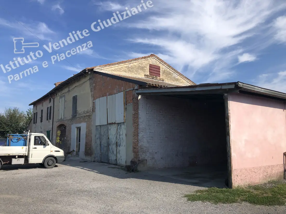 Fabbricato · Roccabianca